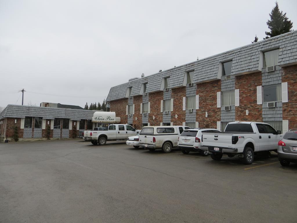 Inn Twin Pine & 2*